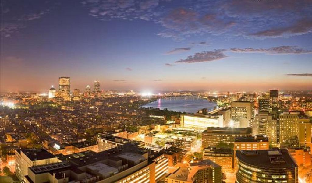 Global Luxury Suites At The Commonwealth Бостън Екстериор снимка
