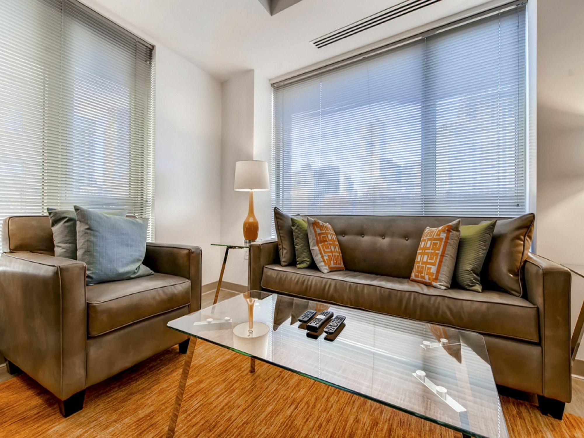Global Luxury Suites At The Commonwealth Бостън Екстериор снимка