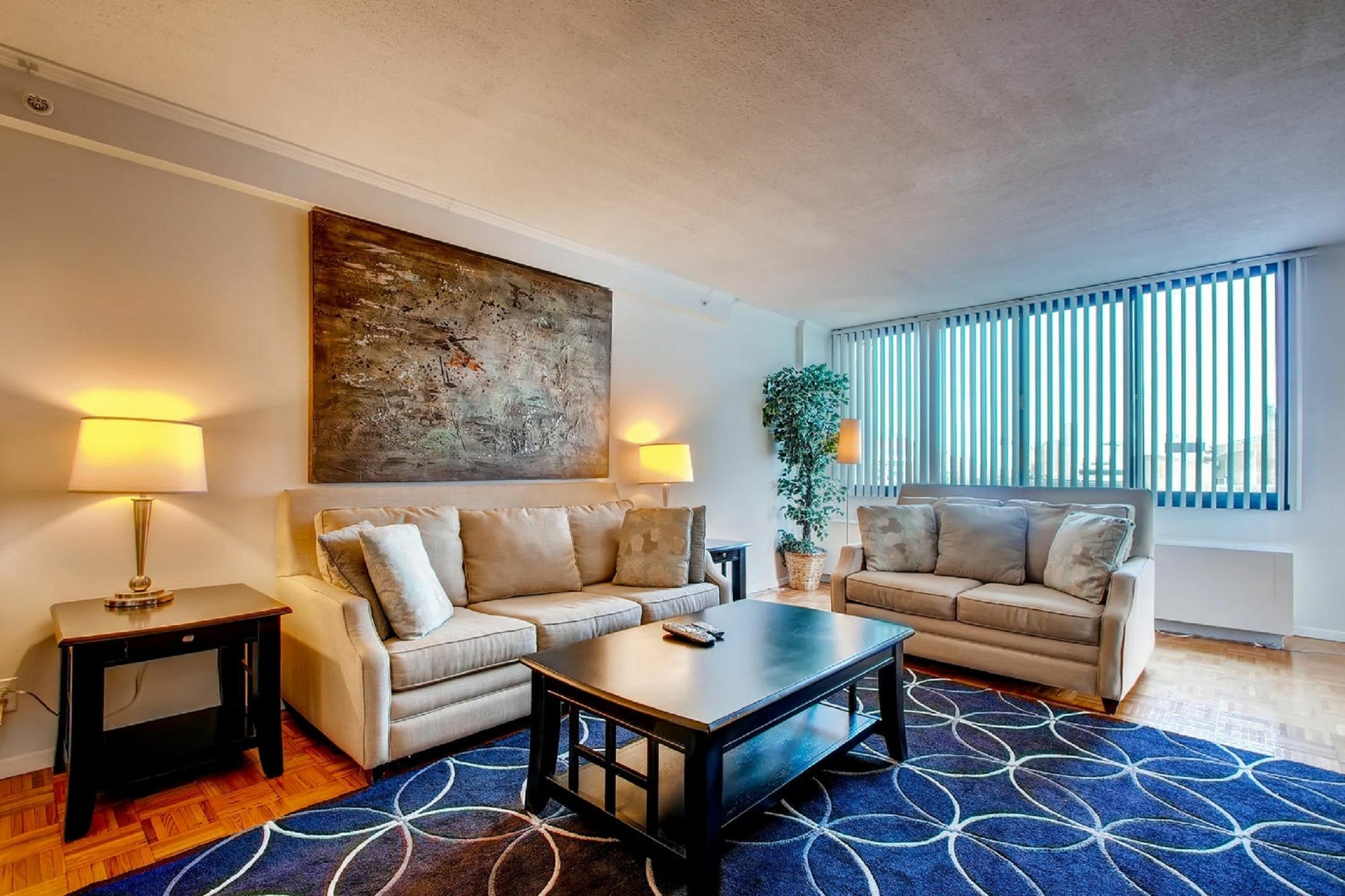 Global Luxury Suites At The Commonwealth Бостън Екстериор снимка